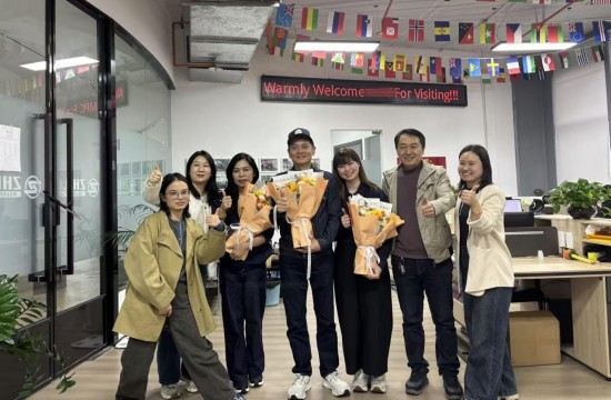 Distinguidos invitados tailandeses visitan nuestra fábrica para inspección e int