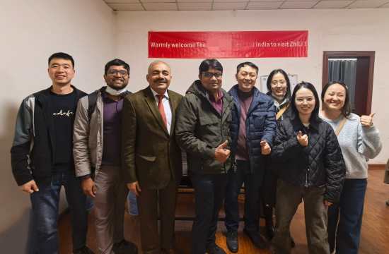 Delegación de una planta de cemento india visita una planta de fabricación de eq