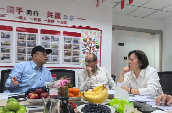 Un cliente africano visita la fábrica de Zhili para inspeccionar componentes de molinos de bolas